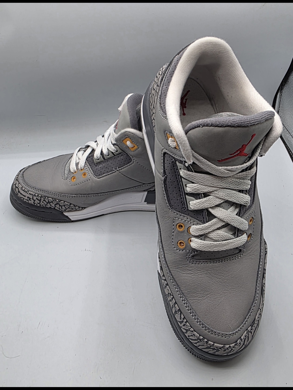 Air Jordan Retro 3 Youth Size 7y Sneakers - Grey/White